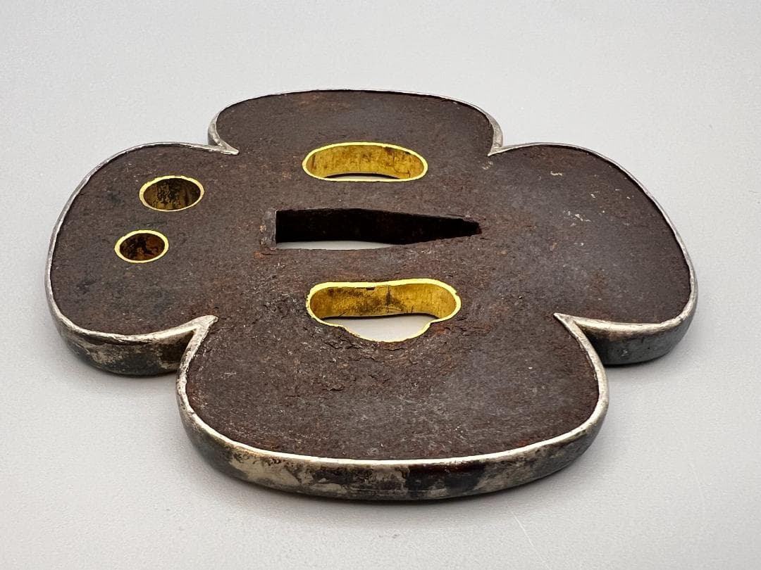 【海】江戸期　鉄鍔　木瓜型　銀覆輪　笄穴金内輪　２枚　無銘　刀装具　専用箱付