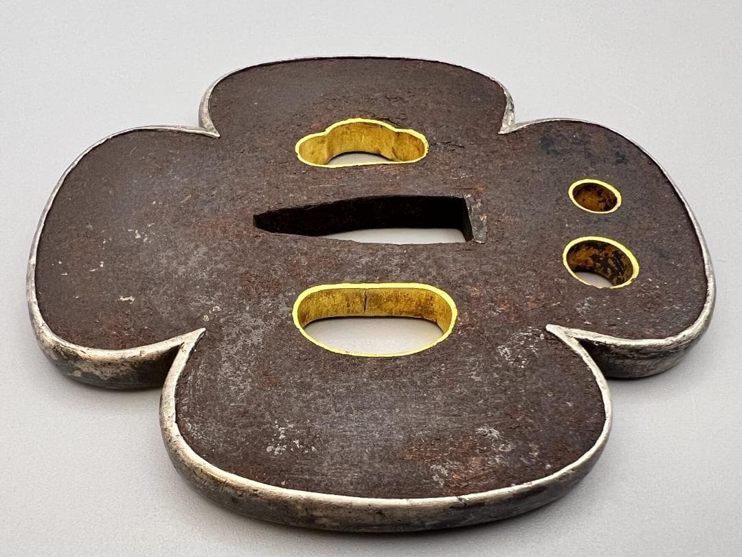 【海】江戸期　鉄鍔　木瓜型　銀覆輪　笄穴金内輪　２枚　無銘　刀装具　専用箱付