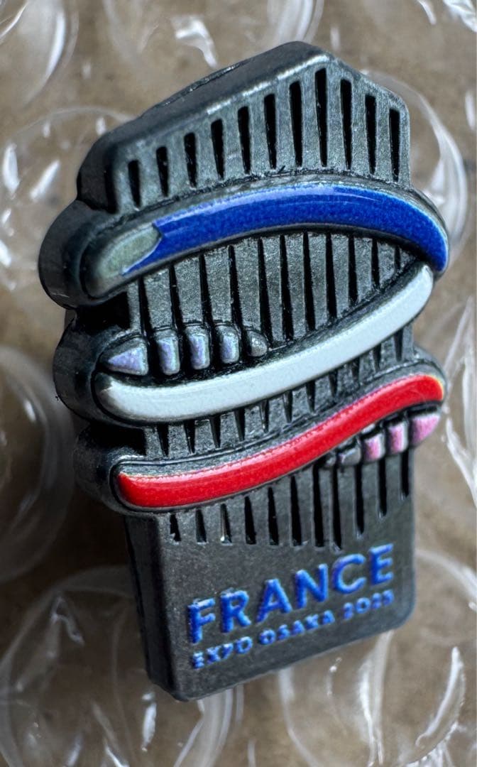 大阪・関西万博フランス館スタッフピン非売品レアピンズピンバッジ