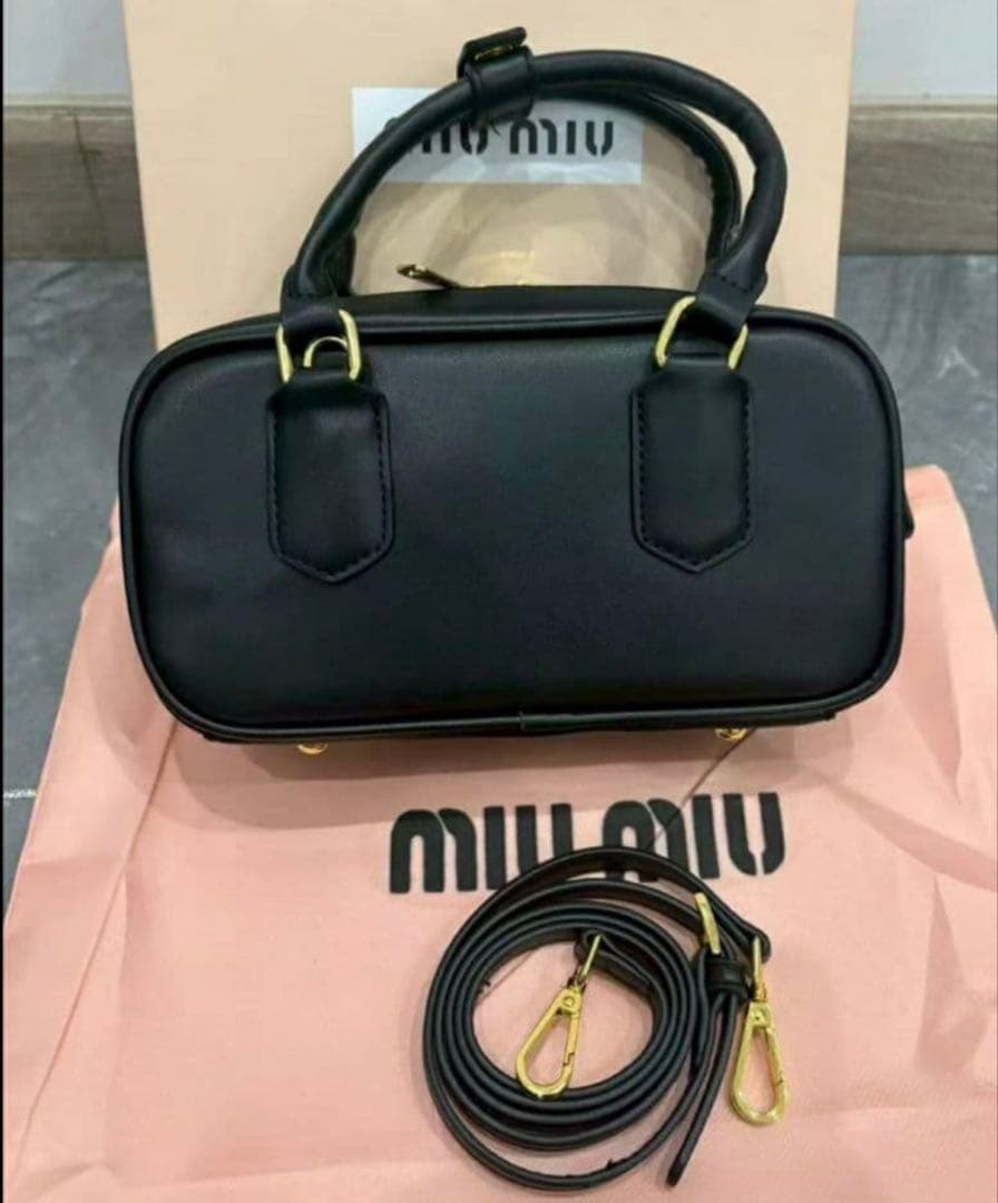 本日限定価格　ミュウミュウ　ハンドバッグ　ショルダーバック　ブラック