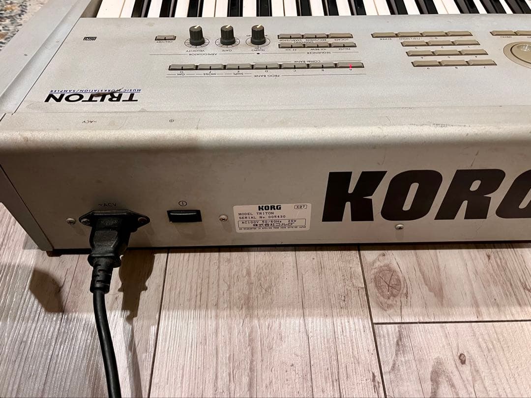KORG TRITON 61鍵 初代モデル 楽器・機材KORG KORG(コルグ)