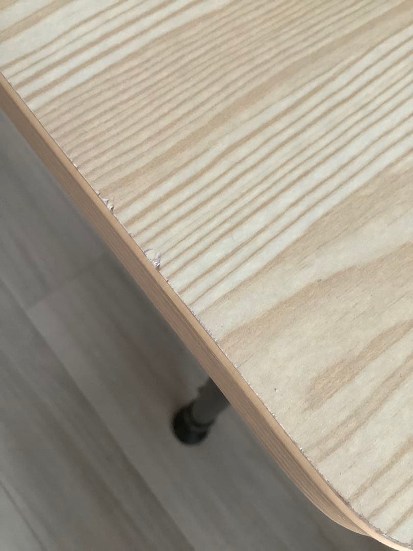 折りたたみ木製テーブル