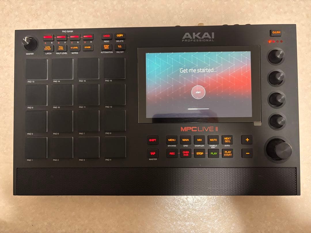 極美品】AKAI MPC Live II 本体【使用回数10回未満】