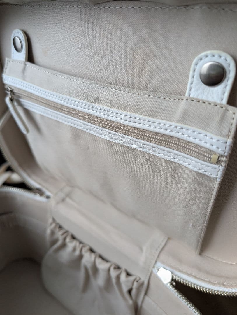 FOXY ホワイトレザー バニティケース