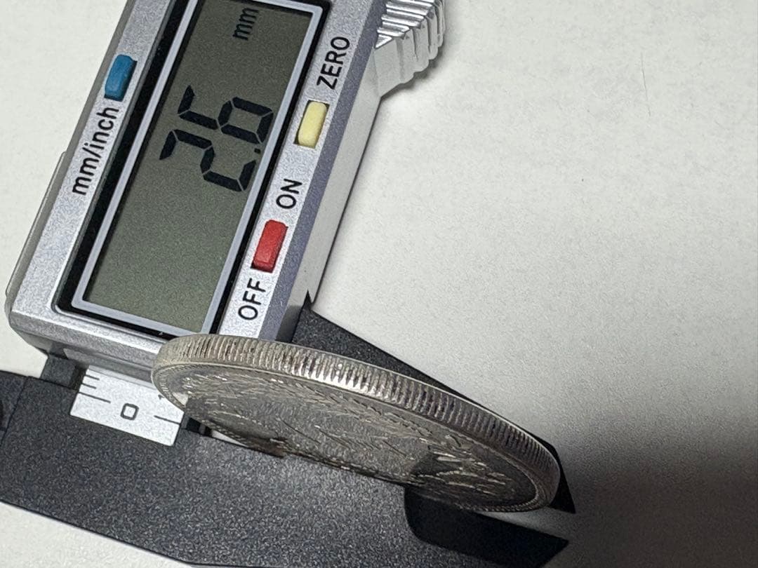 p*n様 【本物保証】　美品　大型　一圓銀貨　明治17年銘　準特年　26.93g