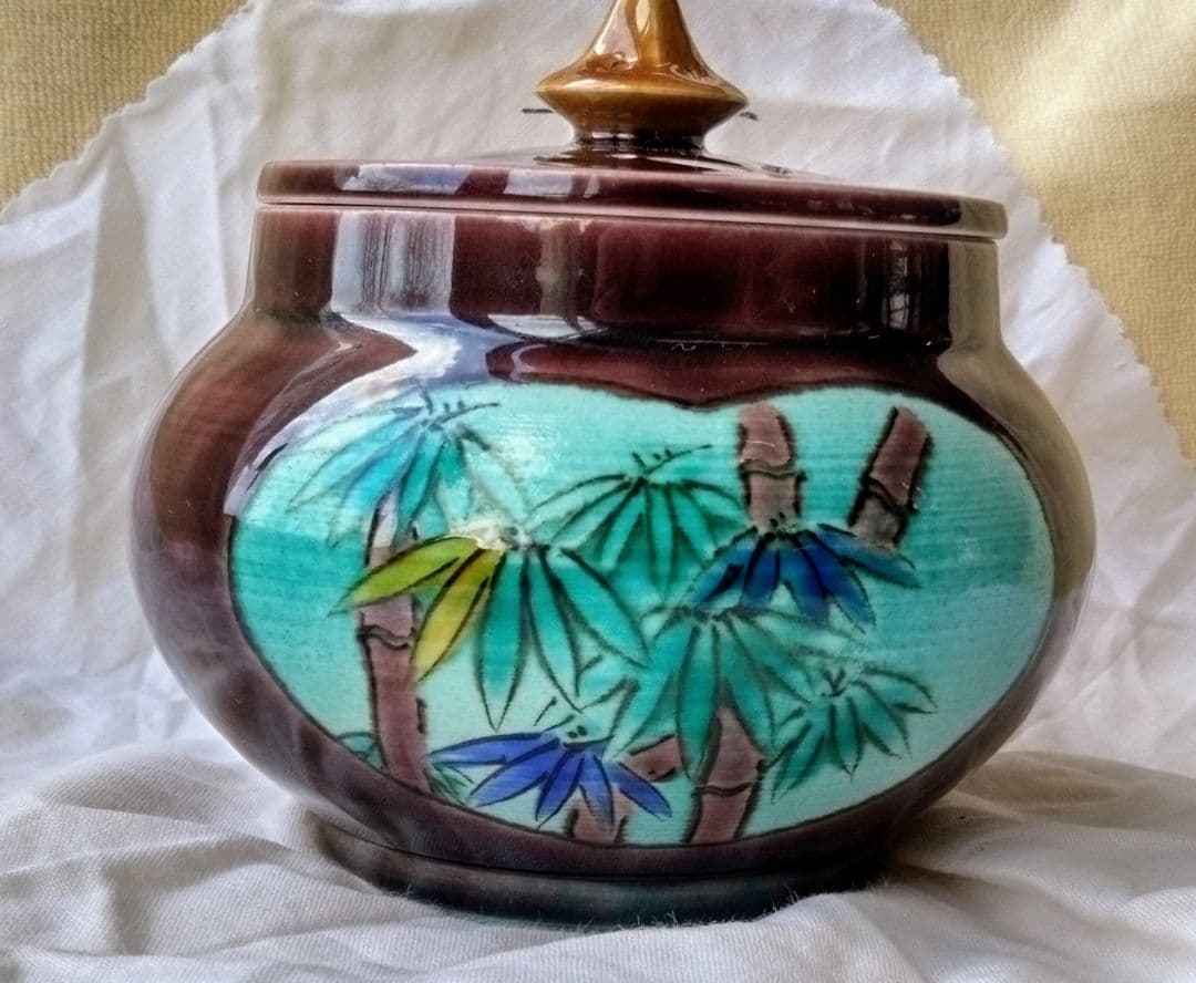 九谷焼　三代　浅倉五十吉（興成）　色絵　松二竹　香炉　共箱　共布　60サイズ