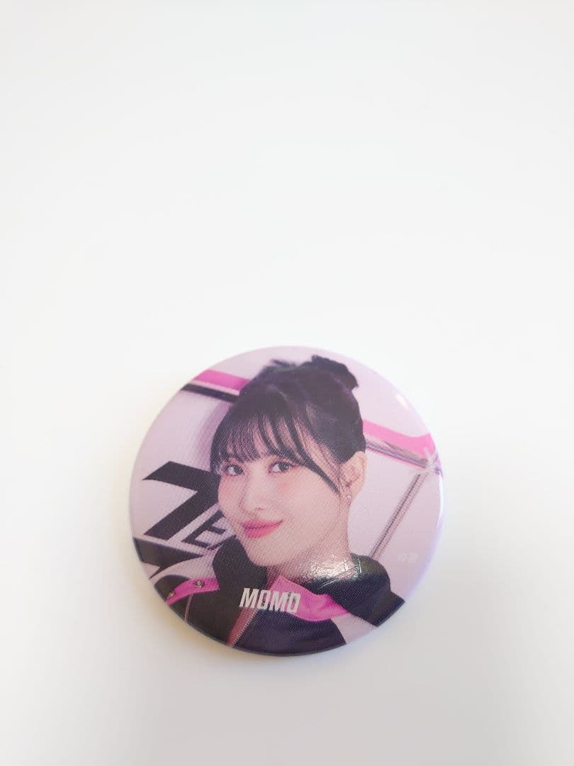 【MOMO•モモ】TWICE　ティッシュカバー　チャーム　缶バッジ　アクスタ