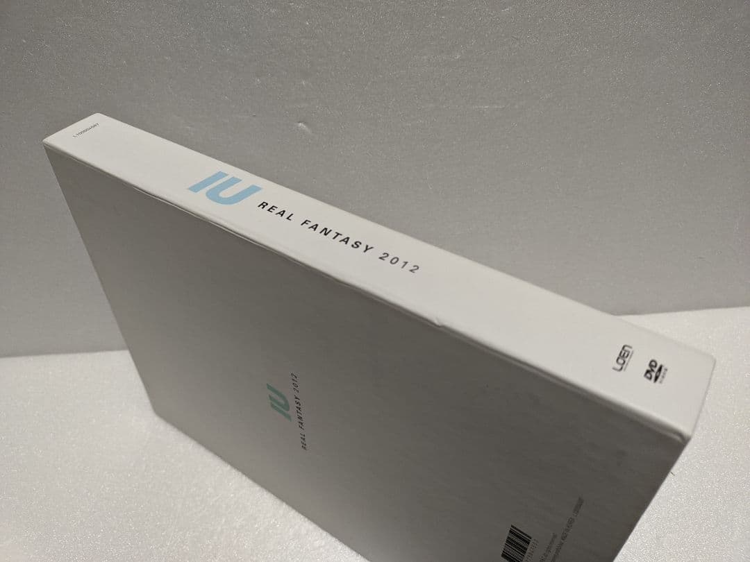 IU REAL FANTASY 2012 SPECIAL DVD 写真集&カード