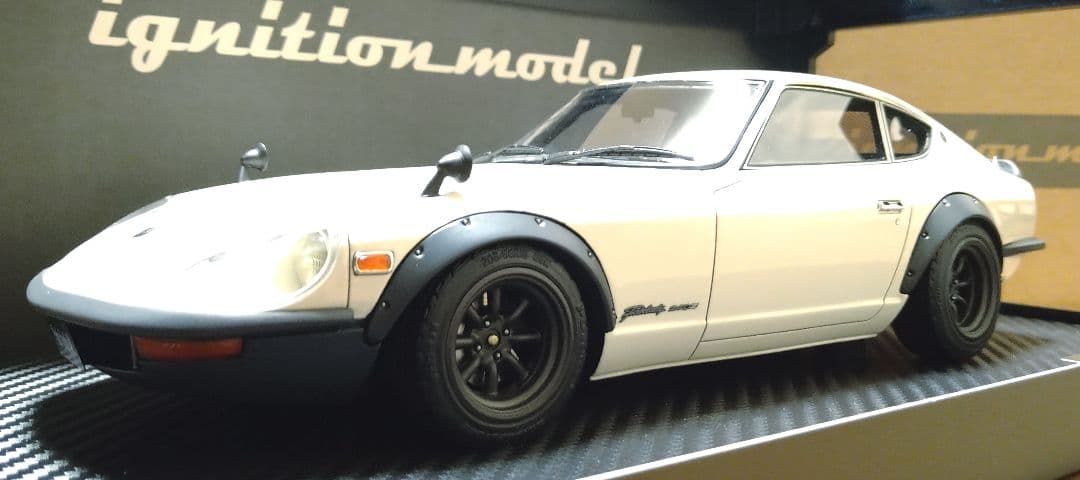 イグニッションモデル 1/18 フェアレディ (S30) 240ZG 白