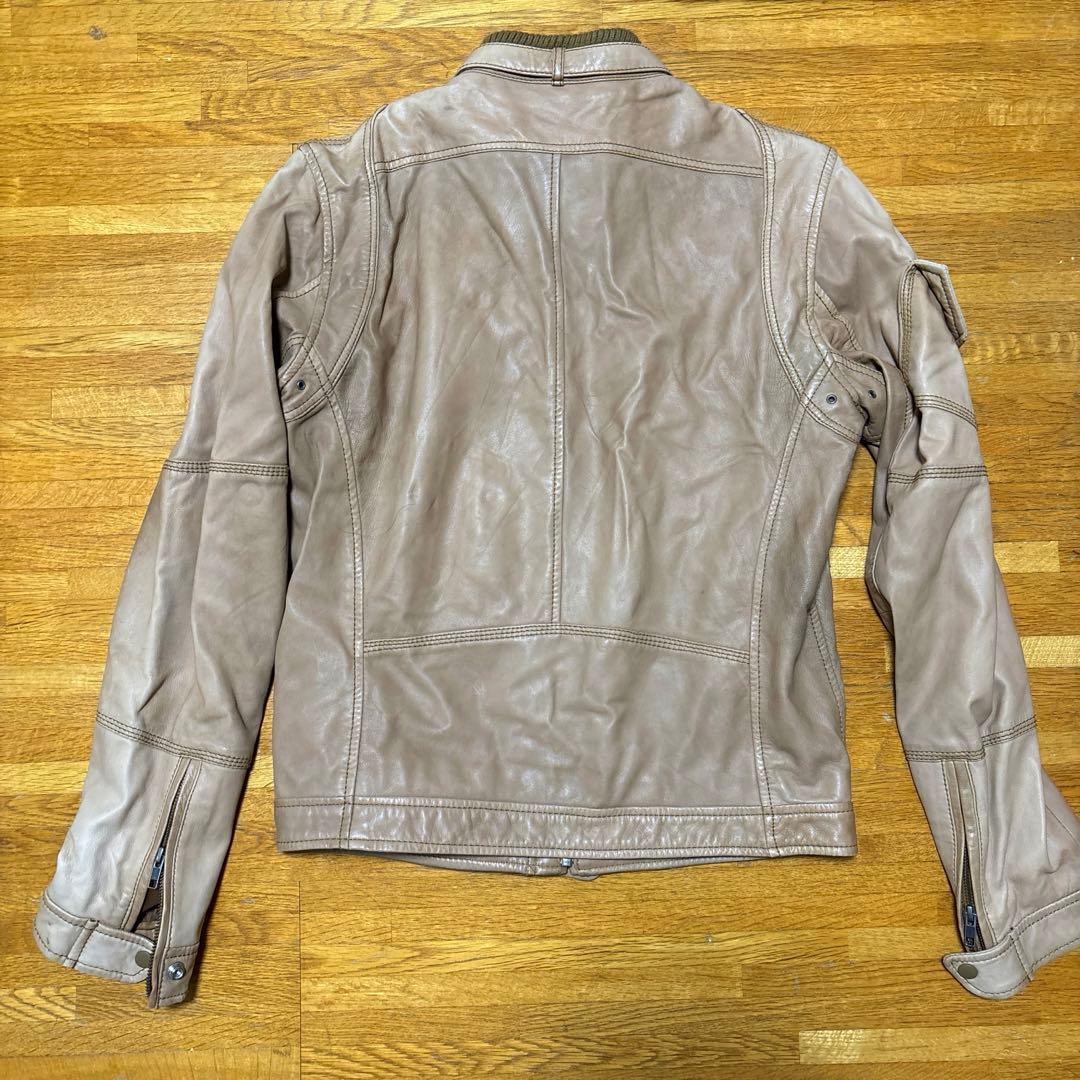 ディーゼル ベージュ レザー シングルライダース 腕にシミあり！