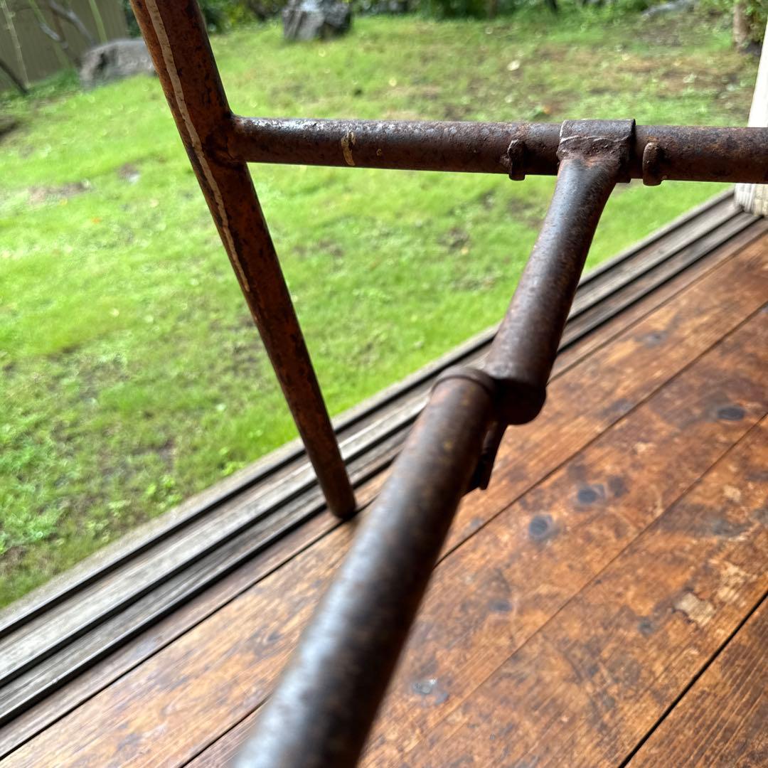 古道具錆た古い脚立ビンテージ古びた鉄製作業足場昭和レトロオブジェ