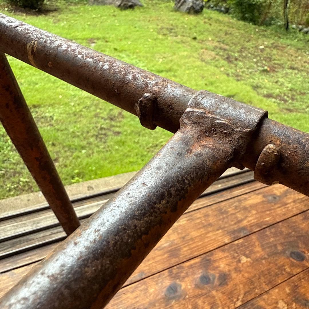 古道具錆た古い脚立ビンテージ古びた鉄製作業足場昭和レトロオブジェ