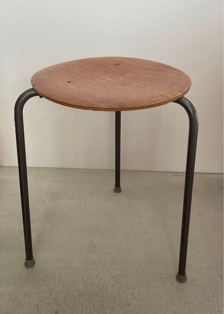 スツール　ビンテージ　デンマーク　３本足