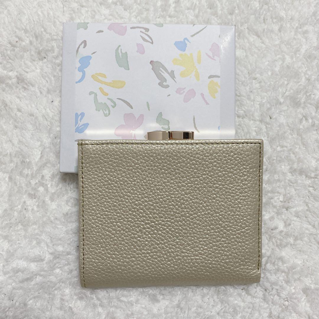 皇居 金運アップ ゴールド 二つ折り財布 牛革 箱付き がま口 菊 - メルカリ