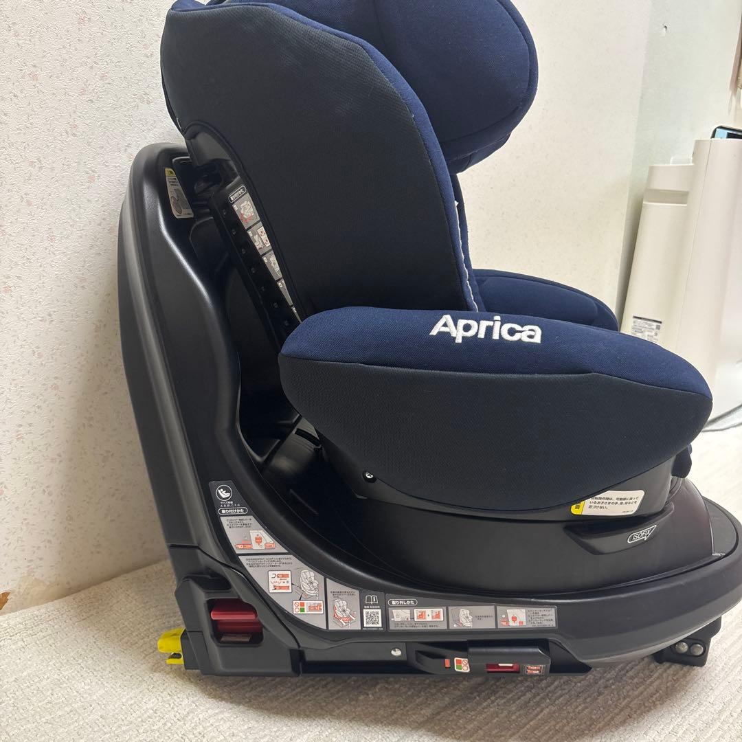 Aprica 回転式チャイルドシート ネイビー