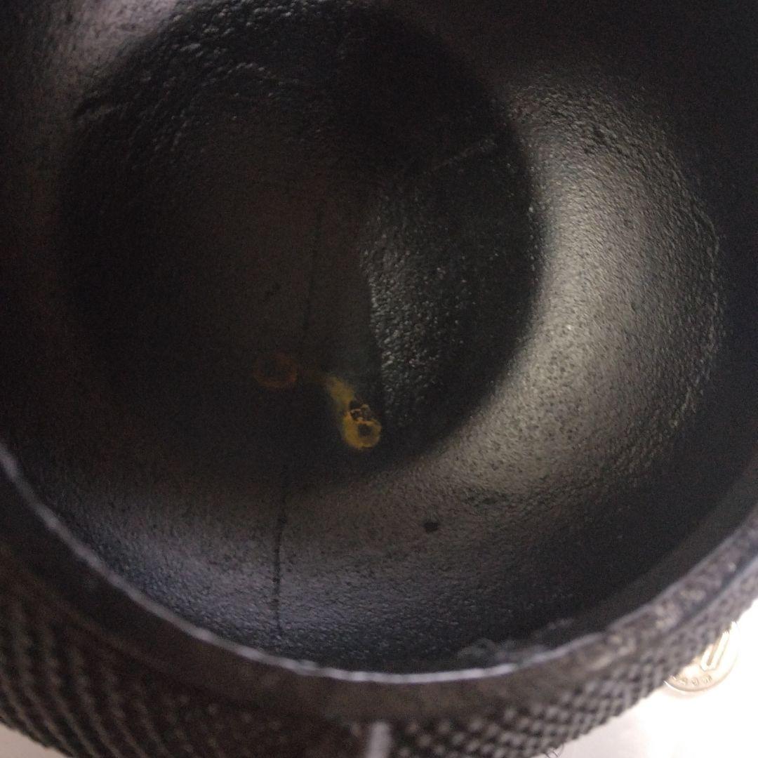 黒い鋳鉄製鉄瓶 凹凸デザイン