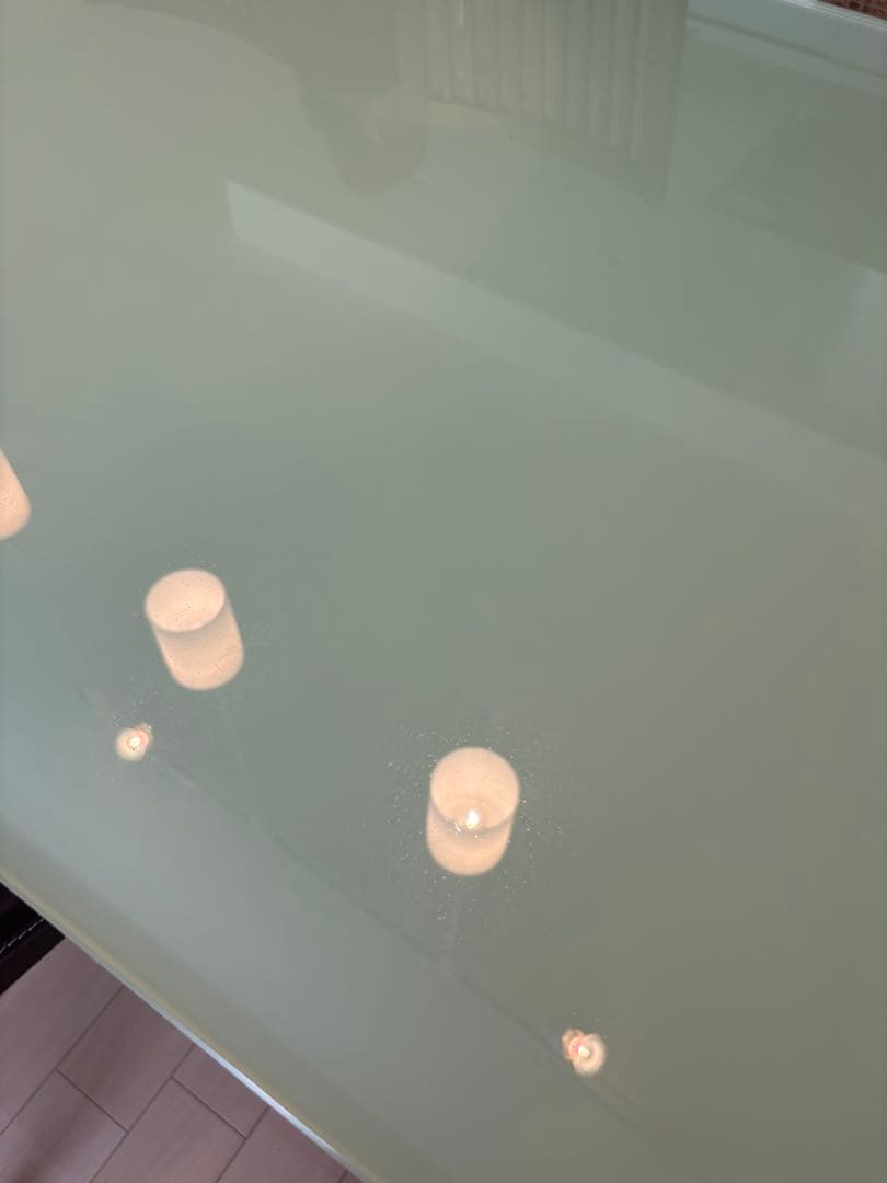 カリガリス　トーキョー　ガラス天板　ダイニングテーブル