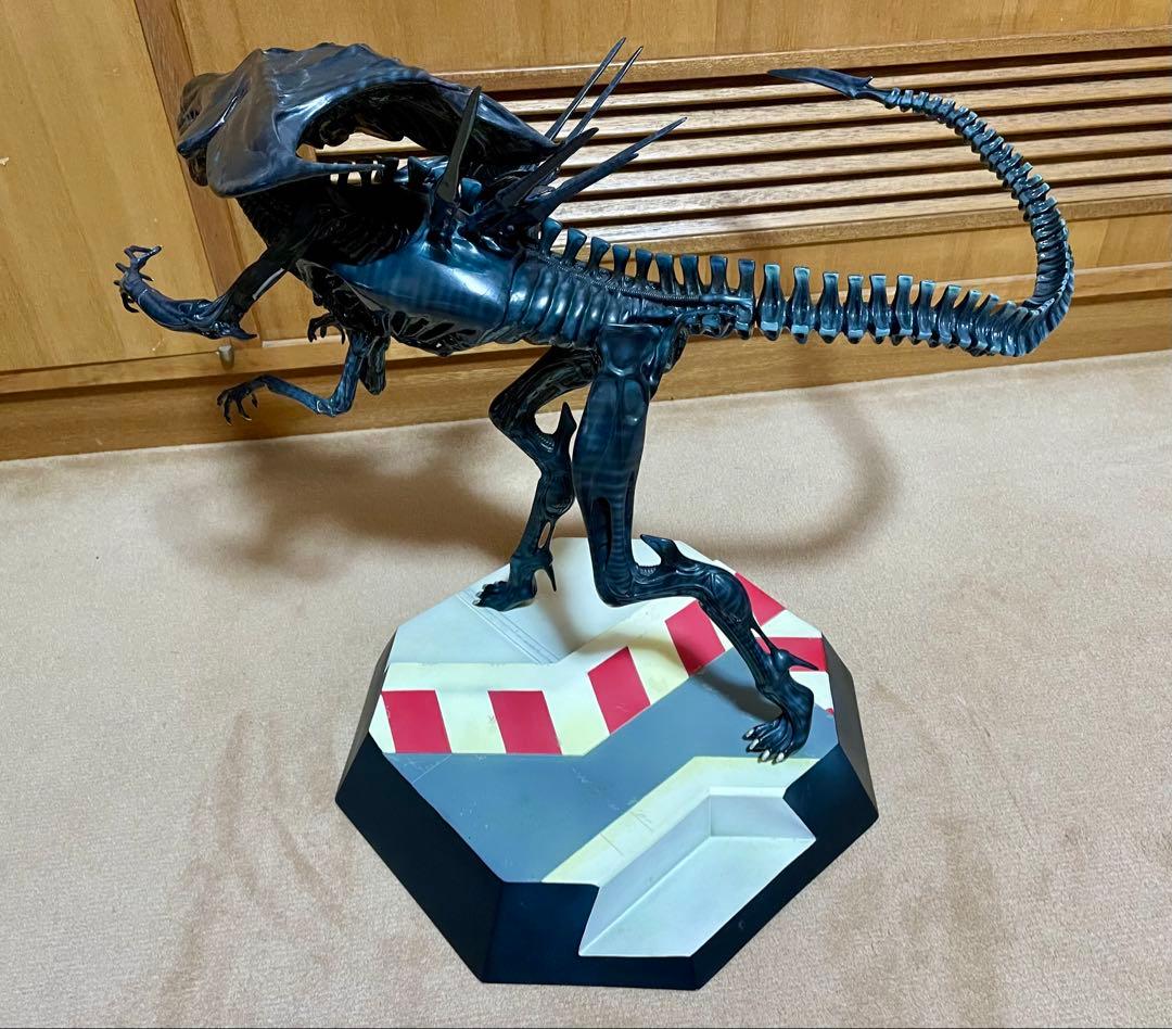 【限定1000体】サイドショウ クイーン・エイリアン ジオラマ