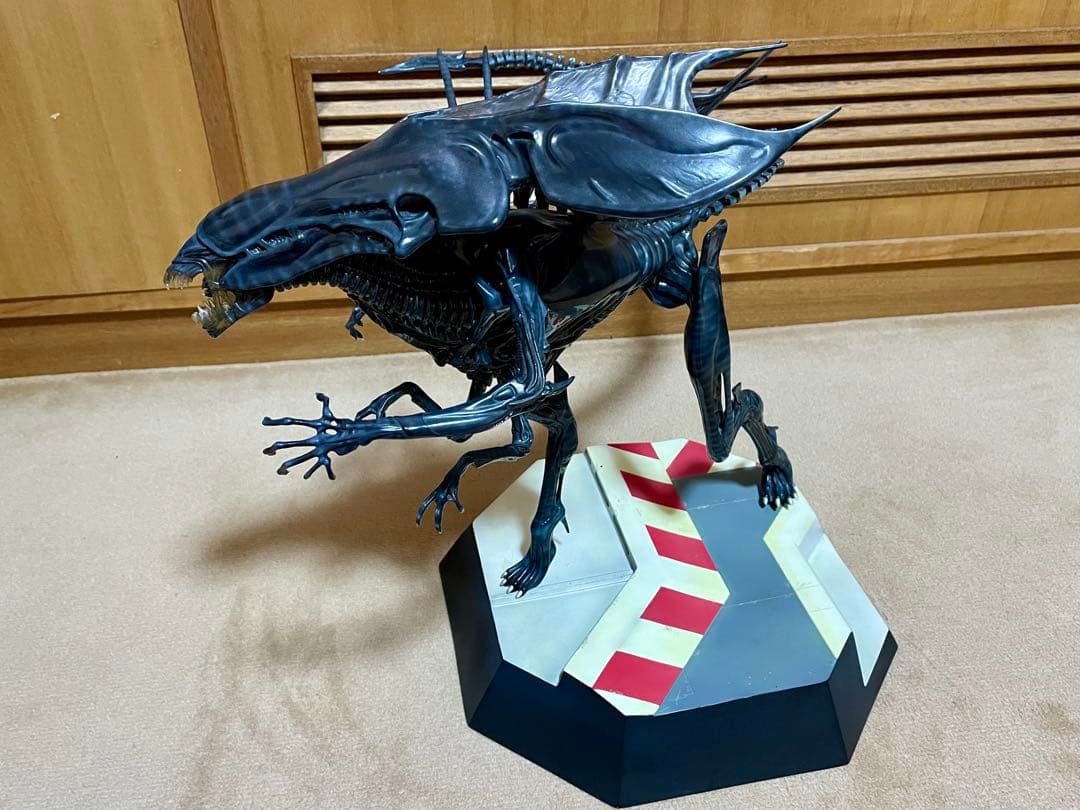 【限定1000体】サイドショウ クイーン・エイリアン ジオラマ