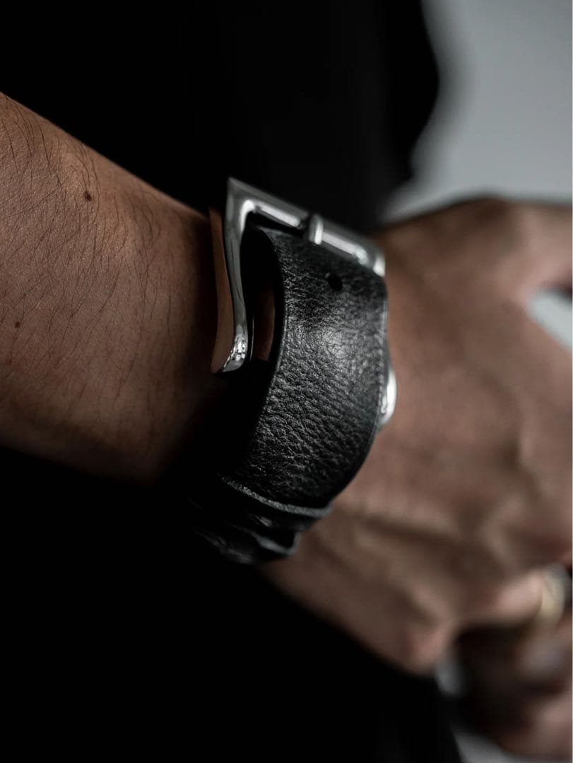 PRY シュウトSculpted Leather Buckle Bracelet