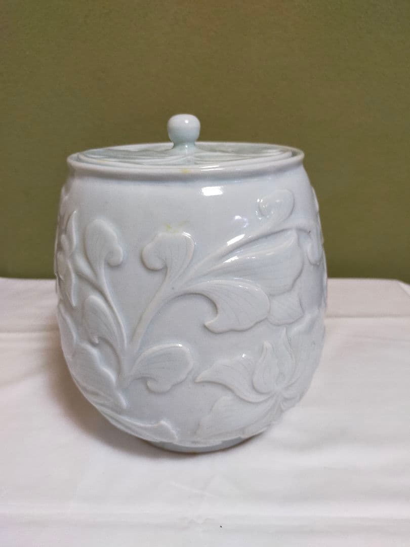 韓国 人間文化財(人間国宝) 池順鐸作 白磁陽刻高麗水差し