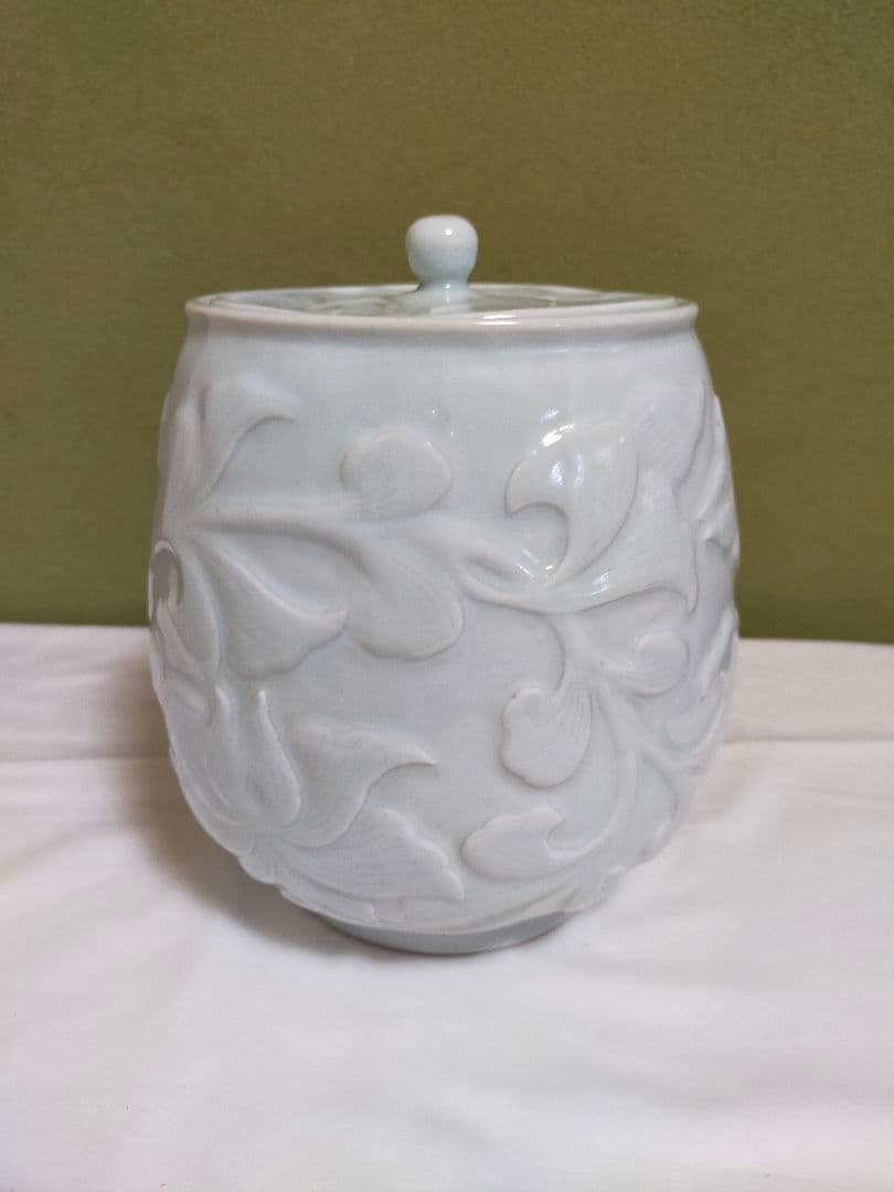 韓国 人間文化財(人間国宝) 池順鐸作 白磁陽刻高麗水差し