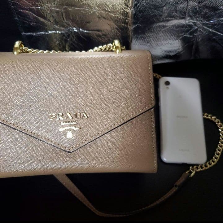 新品未使用プラダチェーンバッグショルダーバック