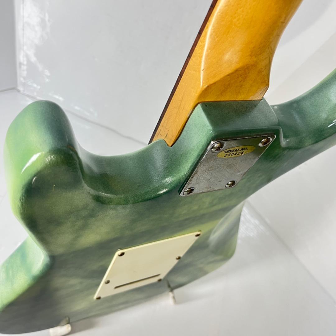 Vintage 　ストラトキャスタータイプ 　カモ感グリーン