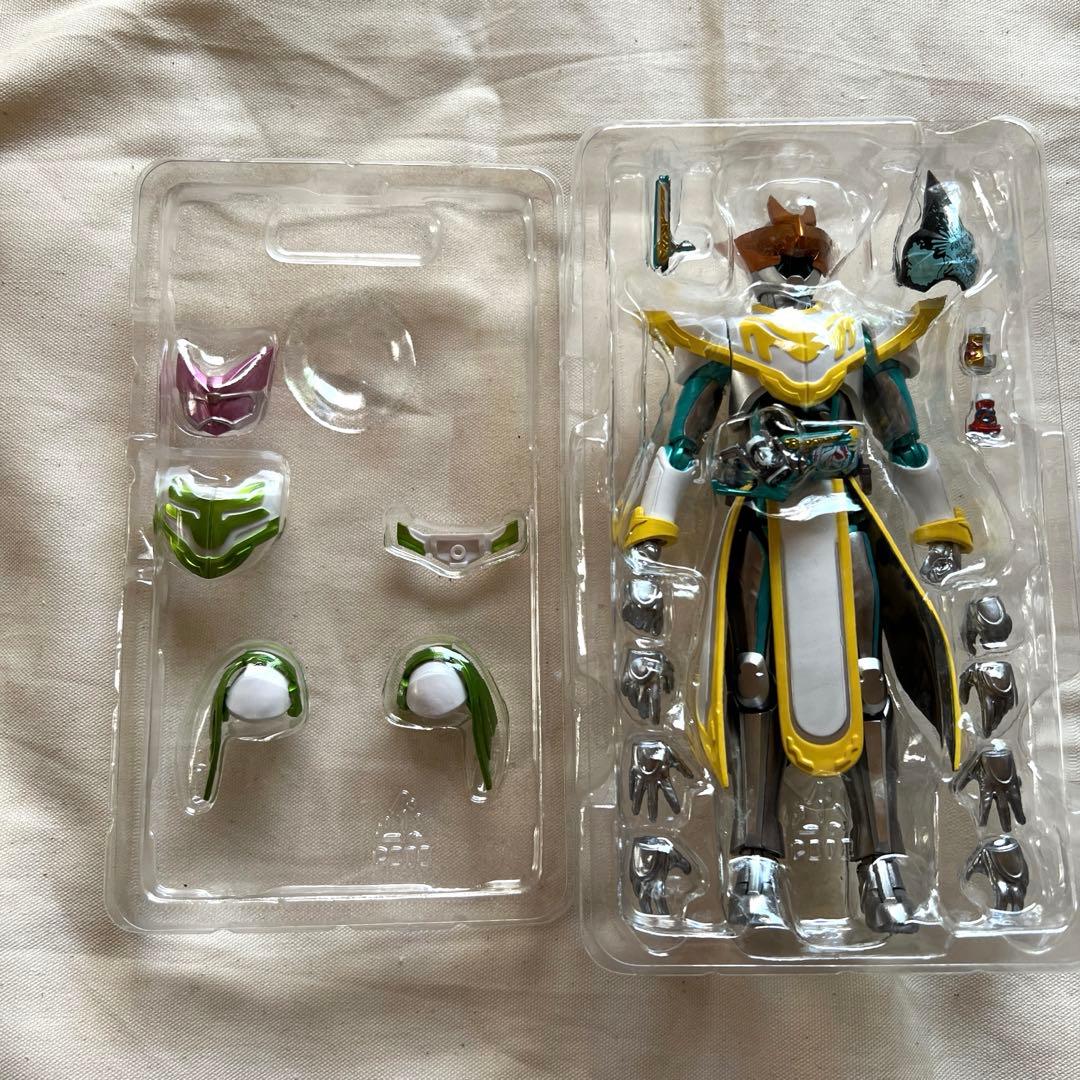 S.H.Figuarts 仮面ライダーライブ バットゲノム/ジャッカルゲノム