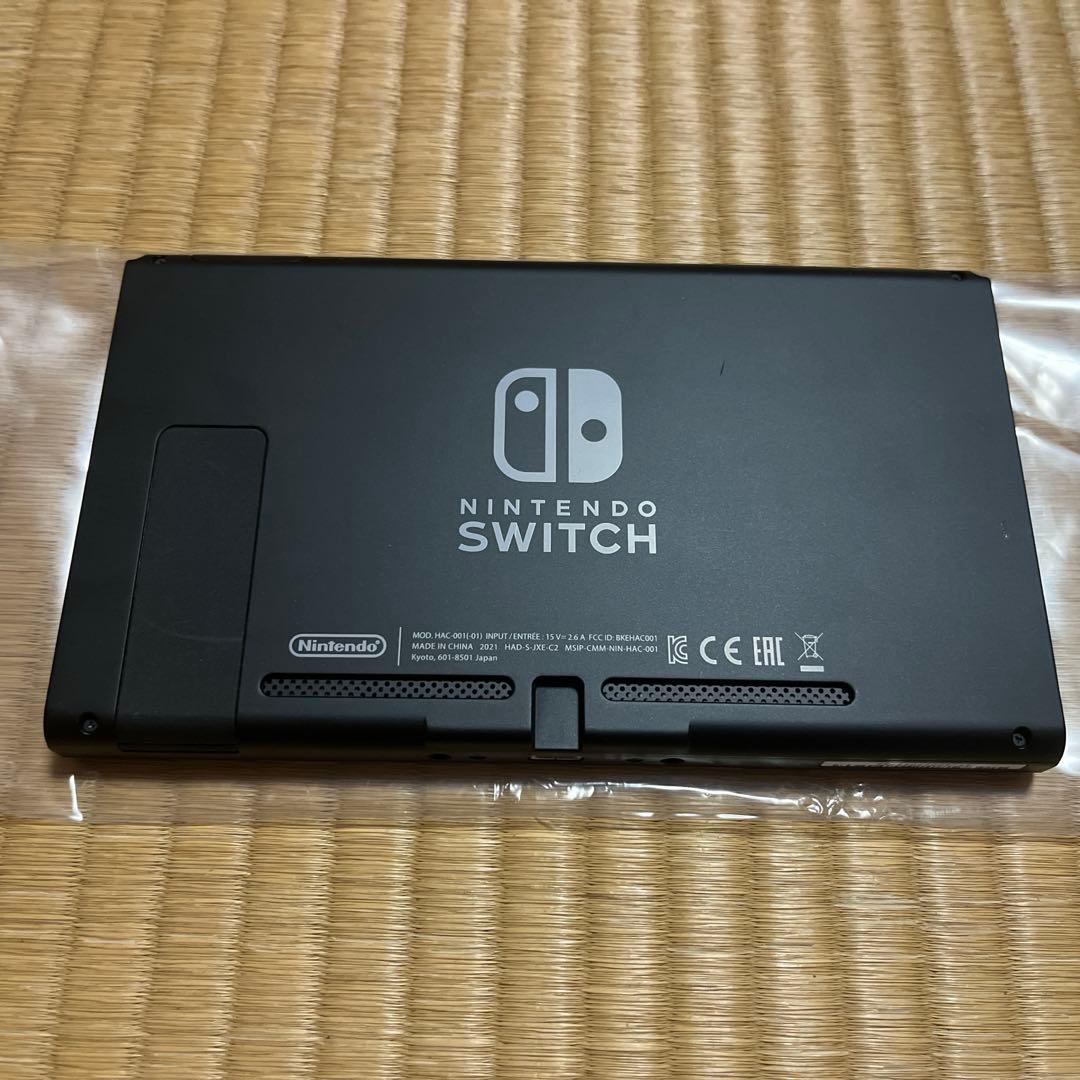 ニンテンドースイッチ(旧型)、ゲームソフト４種、コントローラー、ケースまとめ売り
