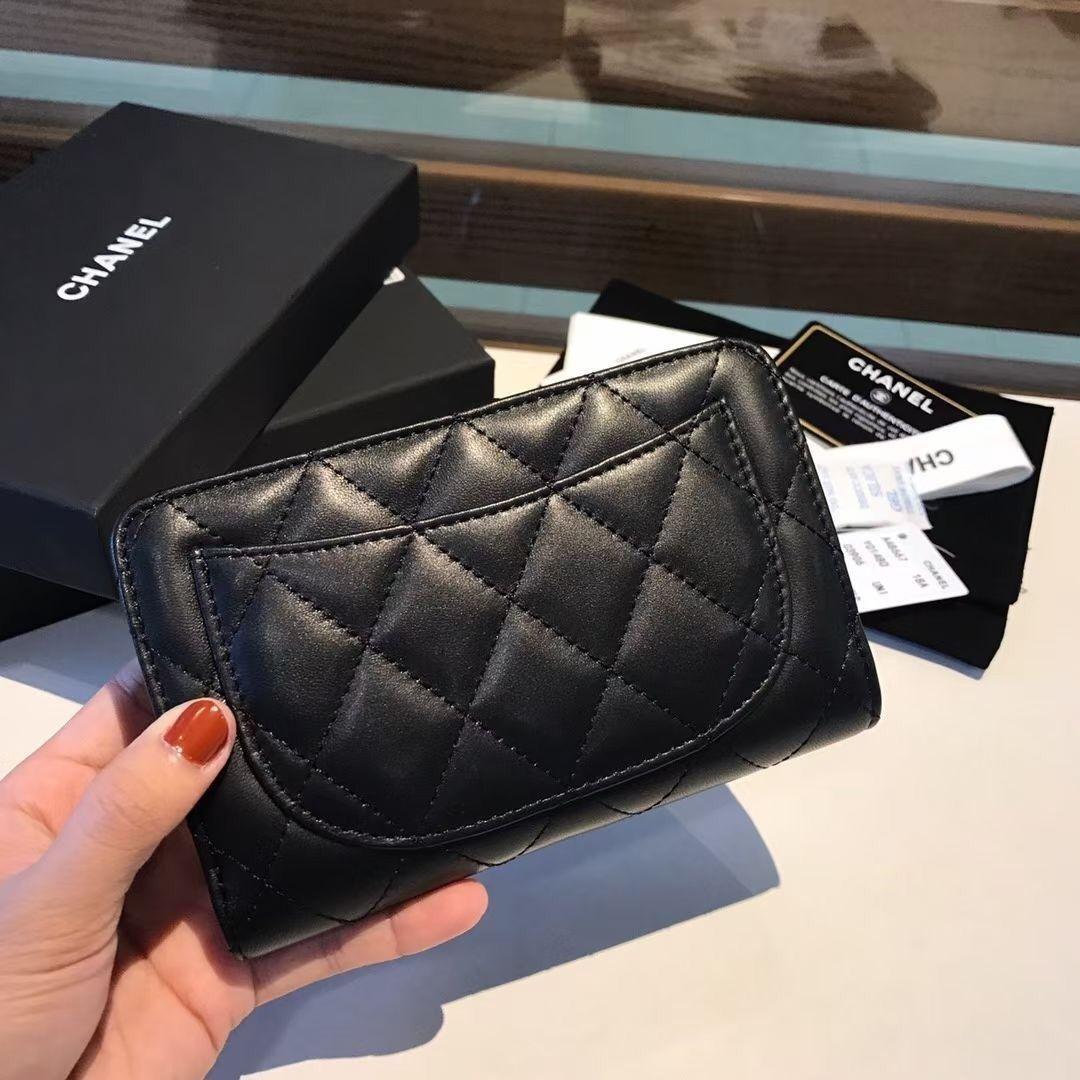 CHANEL ブラック キルティング 二つ折り財布 - メルカリ