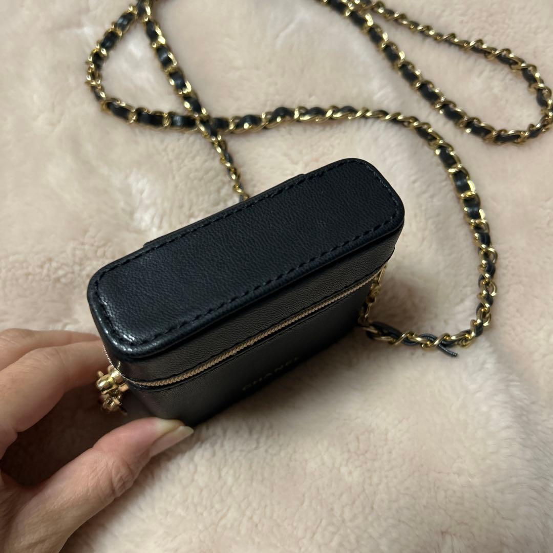 CHANEL ノベルティ ブラックレザー小物入れ