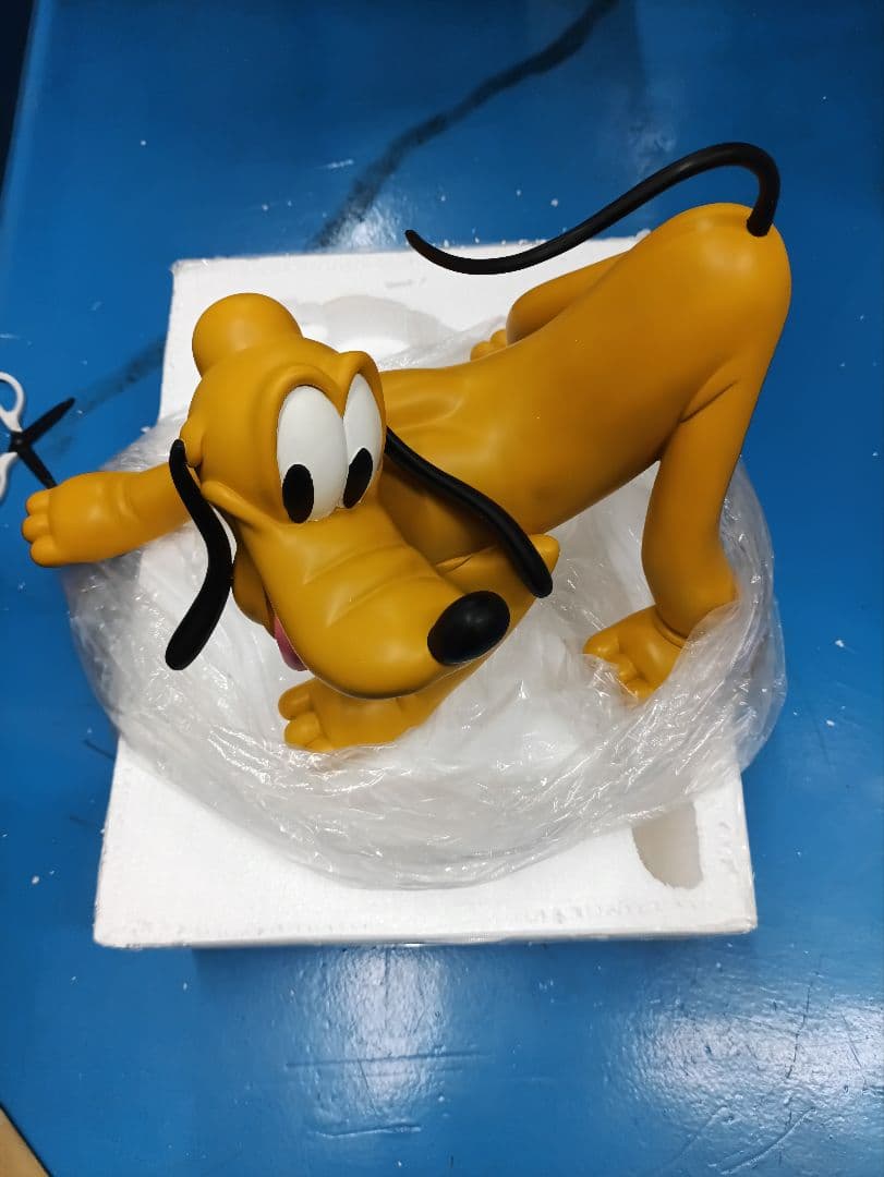 プルート 特大フィギュア 置物 ディズニー　スタチュー