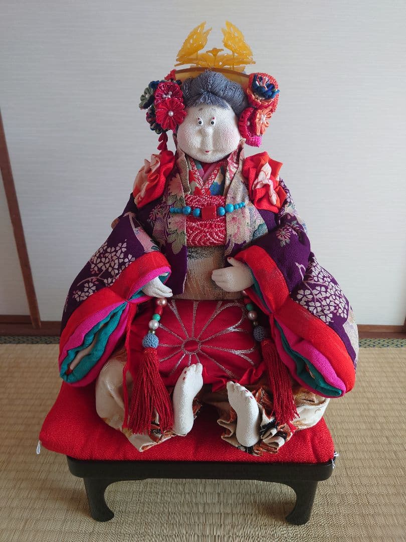 [即購入可能] 創作人形 ぶす姫 ブス人形 縮緬 ちりめん縮緬 台座 座布団付 即購入可能] 創作人形 ぶす姫 ブス人形 縮緬 ちりめん縮緬 台座 座布団付