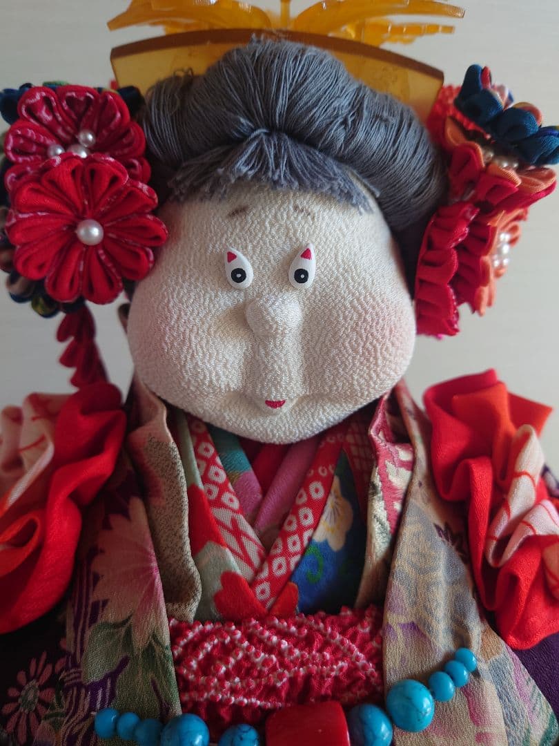 即購入可能] 創作人形 ぶす姫 ブス人形 縮緬 ちりめん縮緬 台座 座布団付