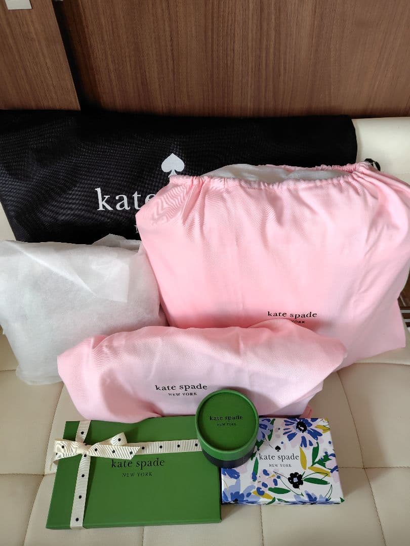 新品 ケイトスペード バッグ 財布 ハッピーバッグ2026