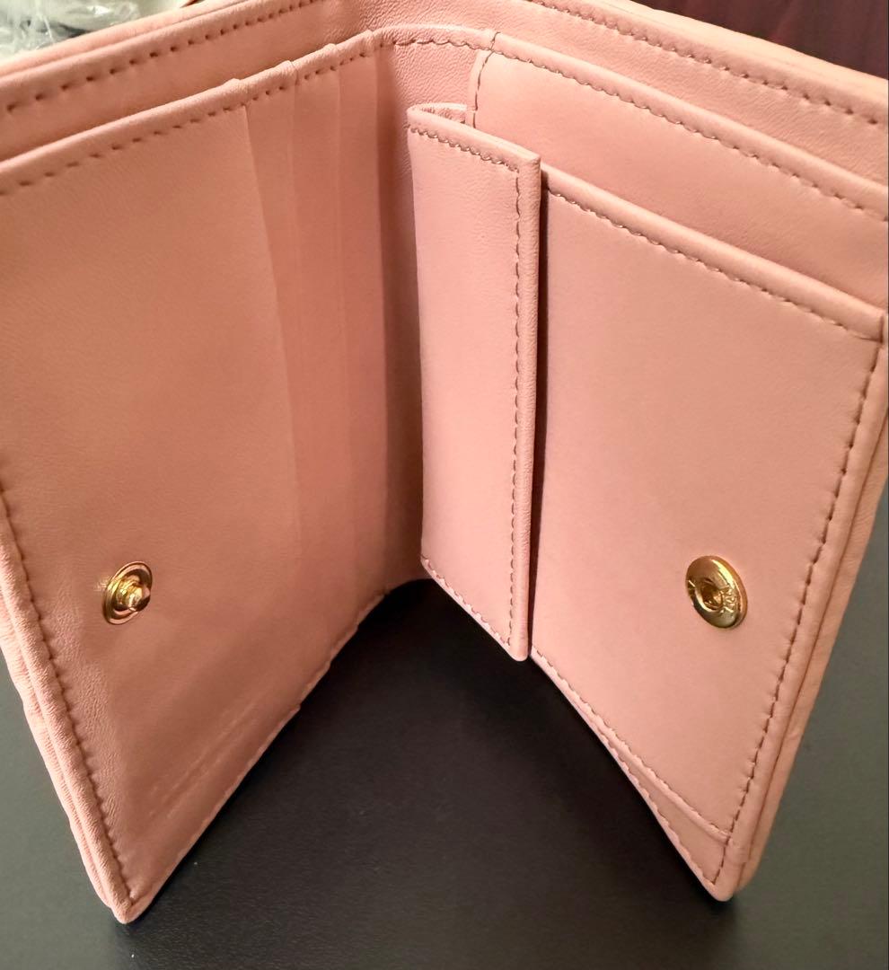 「美品」MIUMIU マテラッセ 二つ折り 財布 ピンク レザー
