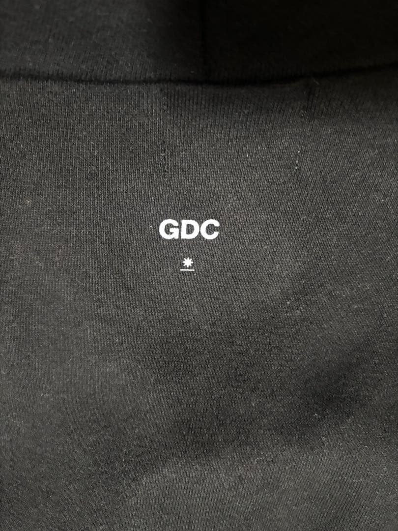 GDC Kinski ロゴプリント プルオーバーパーカー ブラック M タグ付き
