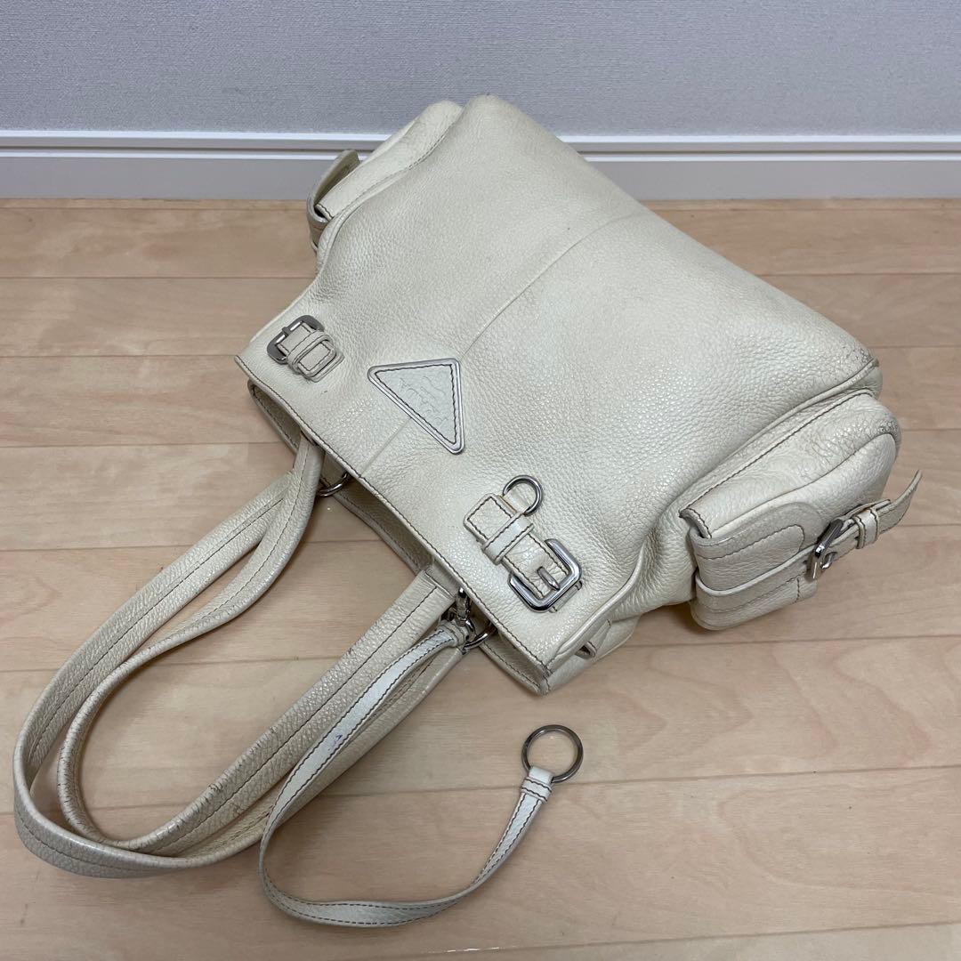 ■PRADA（プラダ）/良品 / レザー / ハンドバッグ / アイボリー