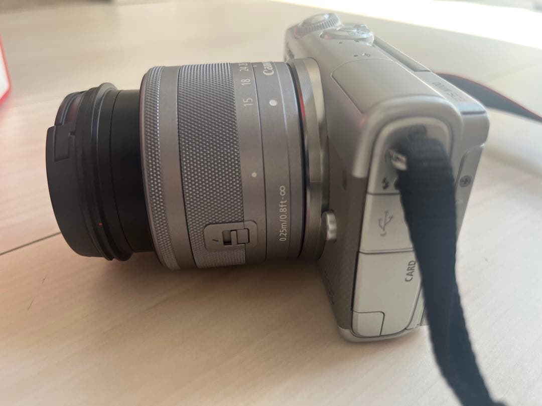 極美品】Canonミラーレス一眼EOS M100 レンズキット 保護フィルム付