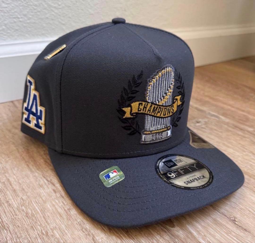 ドジャース 2025 ワールドチャンピオン 優勝パレード 選手着用