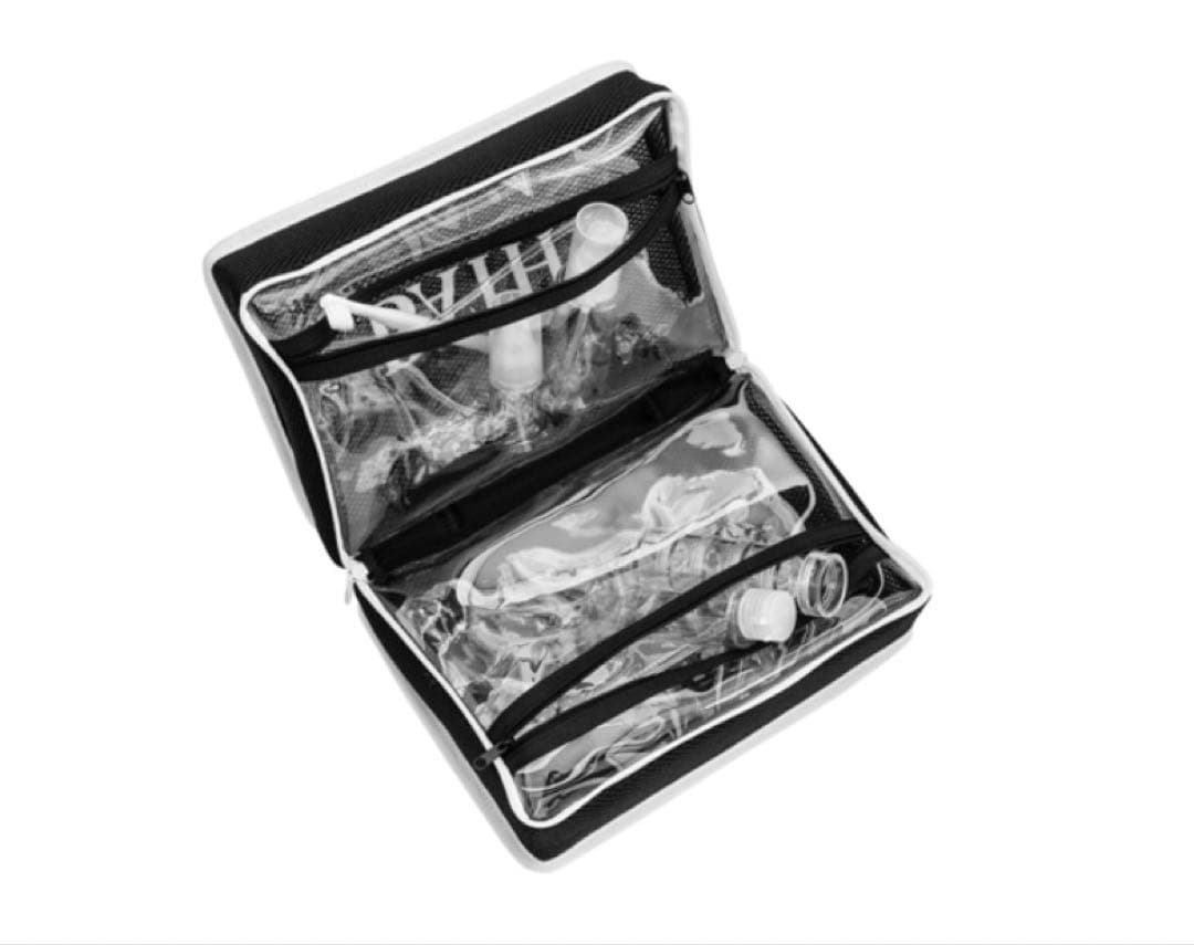 THE WEEKEND HOTEL Travel Pouch(BATH) - メルカリ