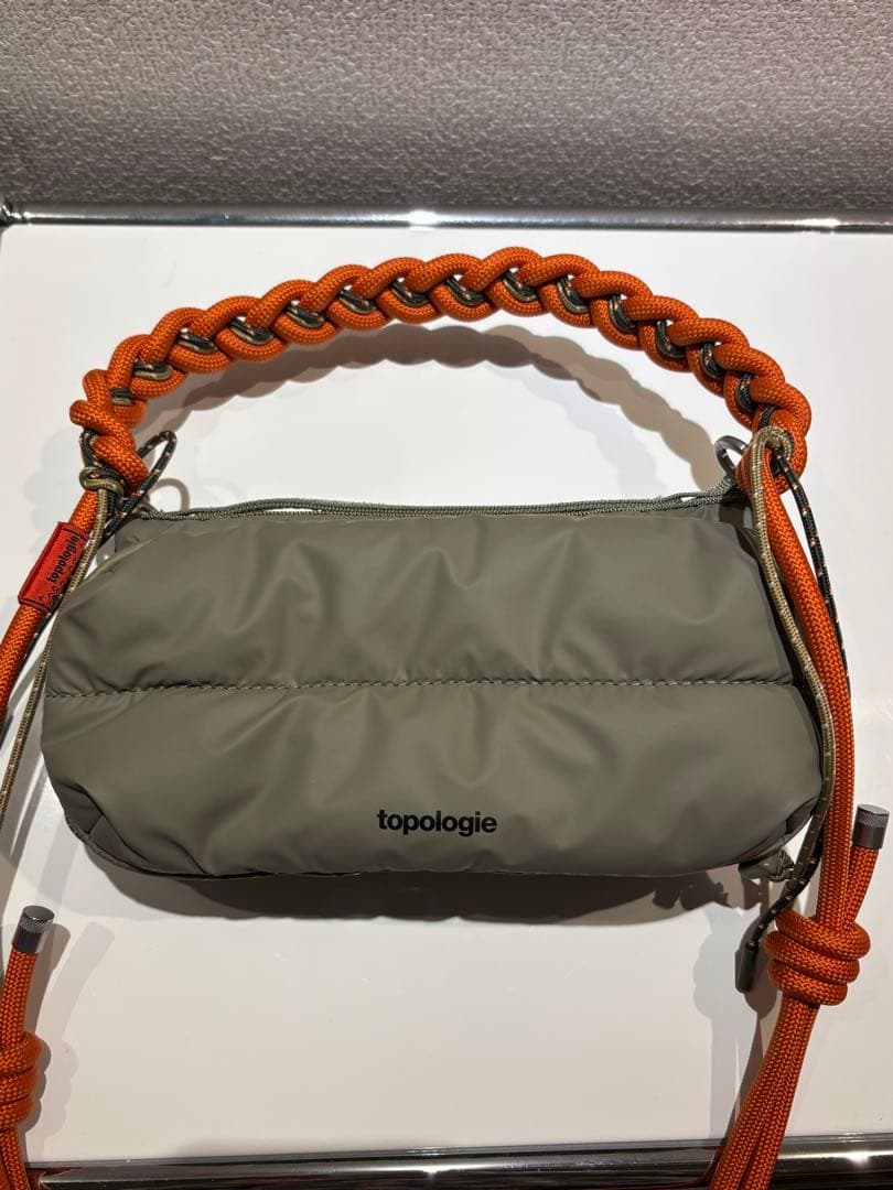 Topologie トポロジー　ボトルサコッシュ ショルダーストラップ　カーキ