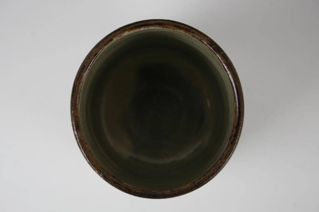 壺屋焼 人間国宝 金城次郎 作　魚文コップ