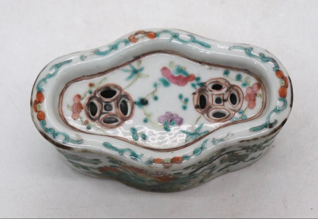 中国　清時代　粉彩花卉昆虫紋香燻　送料込み1213