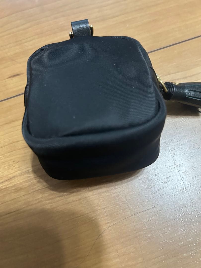 ANYA HINDMARCH＞アイズ イヤホンケース