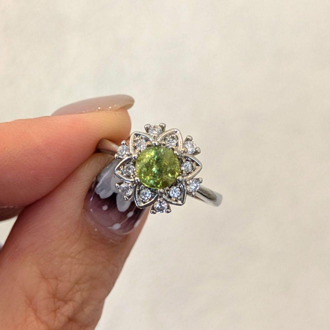 天然石スフェーン指輪リングスノーフレークフラワーデザイン シルバー10.5号