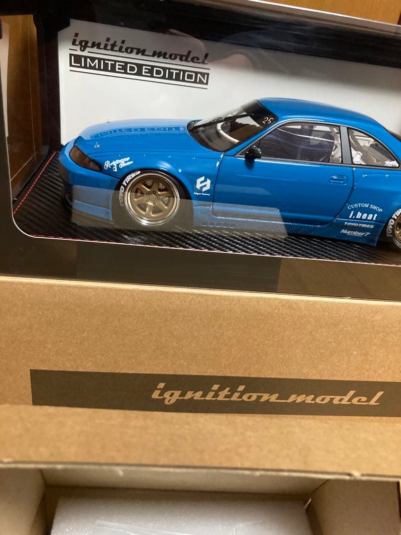 イグニッションモデル1/18スカイラインGT-R！R33パンデム！ロケットバニー