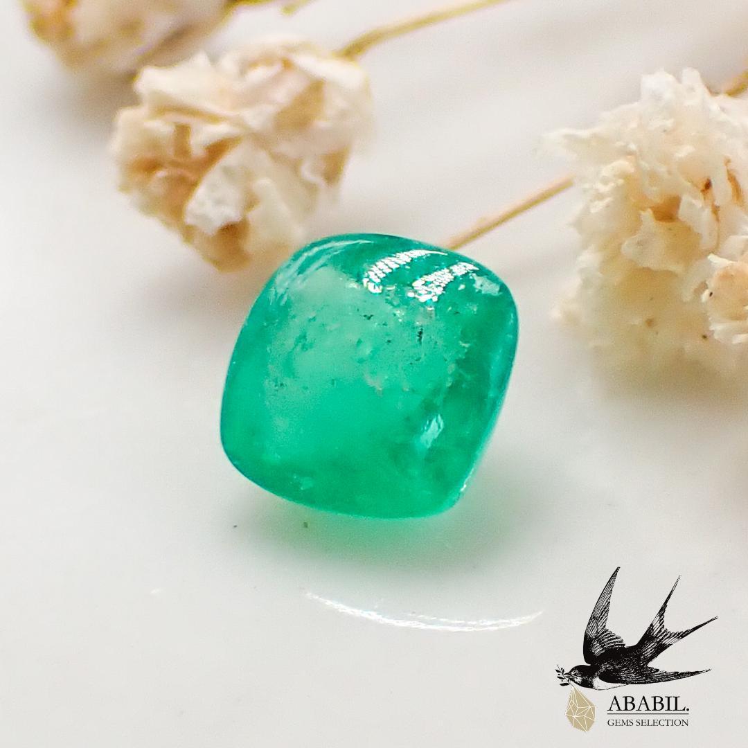 天然エメラルド0.47ct【コロンビア】★シュガーローフカット★