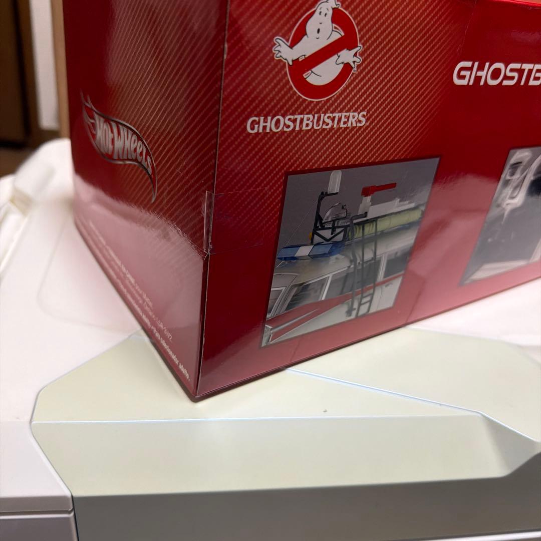 ミニカー Hot Wheels Ghostbusters Ecto-1